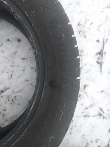 Lamell revhvid R17/60/215 Goodyear Ultragrip ICE SUV (6 foto / 6)