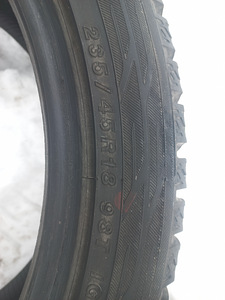 Шины R18/45/235 (3 фото из 5)