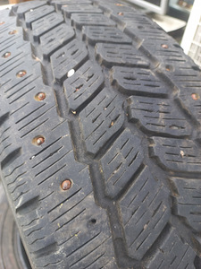Naastrehvid R16/65/195 C kaubiku omad Michelin (2 foto / 6)