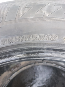 Suverehvid/lamell R18/55/255 Bridgestone Blizzak (2 foto / 5)
