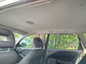 Toyota Avensis (7 foto / 15)