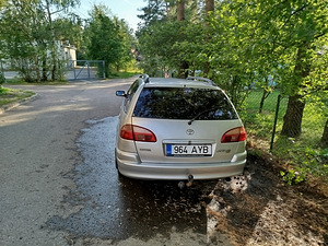 Toyota Avensis (13 foto / 15)