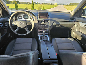 MERCEDES-BENZ C 320 CDI 4MATIC (8 foto / 8)