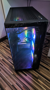 Uus! I7 14700F | RX 7800 XT 16GB | 32GB DDR5 | WIFI | 2TB (1 foto / 6)
