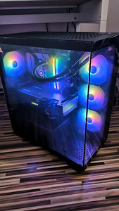 Uus! I7 14700F | RX 7800 XT 16GB | 32GB DDR5 | WIFI | 2TB (2 foto / 6)