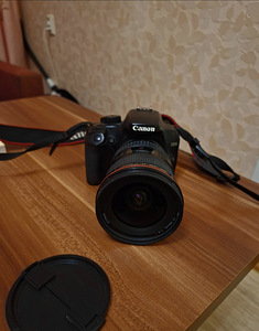 Fotoaparaat Canon EOS 1000D (1 foto / 2)