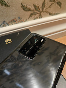 Huawei P40 Pro (1 фото из 2)