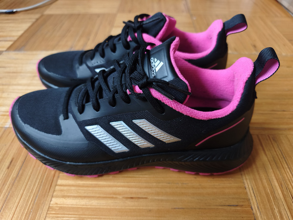 Кроссовки adidas