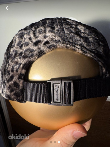 Supreme cap