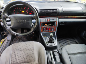 Audi A4 1997 1,8 (3 foto / 6)