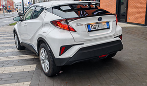 Toyota CHR 1,8 гибрид 2021 (5 фото из 15)