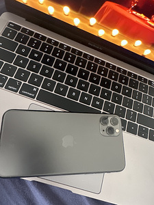 iPhone 11 pro max 64gb (1 фото из 3)