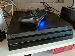 Playstation 4 Pro 1TB (PS4) + 2 mängu (1 foto / 4)