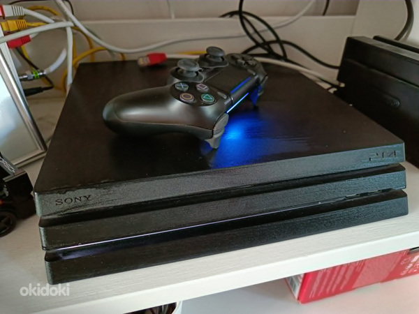 Playstation 4 Pro 1TB (PS4) + 2 mängu