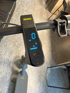NINEBOT Segway Max G2 (1 foto / 7)