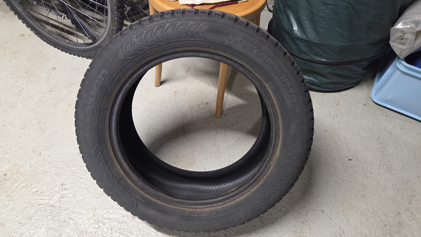 Naasterehvid Nokian Hakkapeliitta 8 (205/55 R16), 7mm, DOT 2