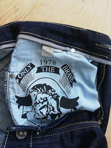 Diesel джинсы (3 фото из 3)