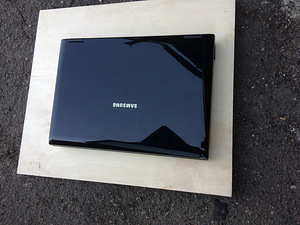 Samsung r700 varuosadeks (2 foto / 3)