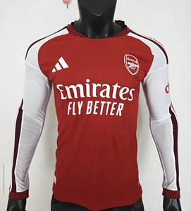Jalgpalli särgid Barcelona, Liverpool, Arsenal (1 foto / 7)