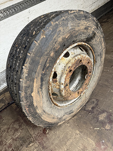 Veorehvid 285/70R19/5. 1tk (3 foto / 3)