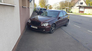 MB c230 2,5l v6 150kw 2006a (2 foto / 12)
