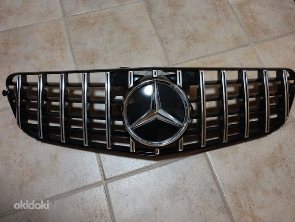 MB W204 Grill Iluvõre GT stiil PANAMERIKA