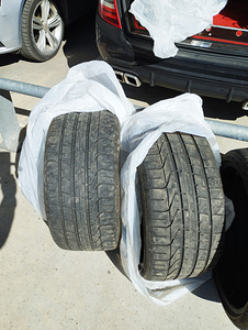 R19 225x35 PIRELLI (4 foto / 7)