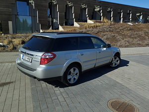 Subaru Legacy Outback (2 фото из 6)