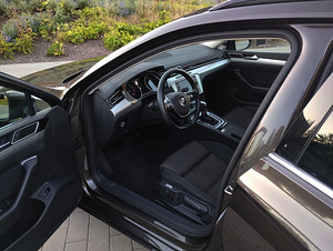 Volkswagen Passat (7 foto / 9)