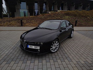 Alfa Romeo 159 (2 foto / 10)
