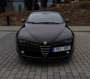 Alfa Romeo 159 (3 foto / 10)