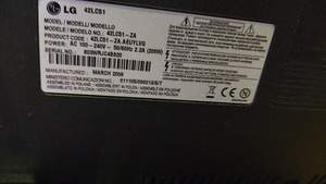 Телевизор LG 42 (2 фото из 3)