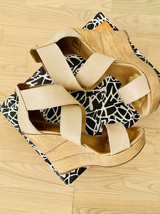 DIANE von FURSTENBERG (DVF) - legendary wedges (5 foto / 5)
