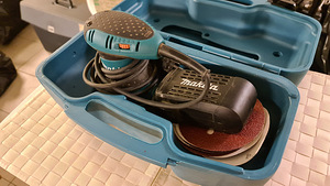 Lihvimismasin MAKITA BO5031K D125 300W (4 foto / 5)