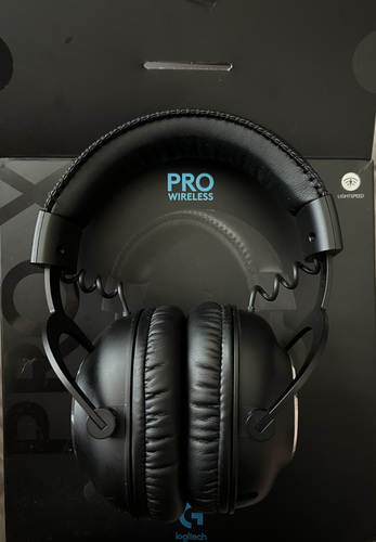 Logitech PRO X juhtmevaba LIGHTSPEED mänguriklapid 20h akuga