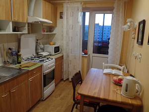 Kangelaste prospekt 17, Pähklimäe, Narva, Ida-Virumaa (4 foto / 13)