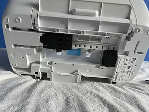 HP deskJet 2720 printer (5 foto / 5)