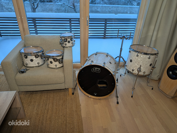 DW Performance Standard Series White Marine Pearl Drum Set