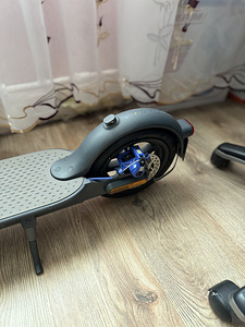 Электросамокат Xiaomi Mi Scooter 3 (3 фото из 5)