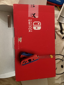 Nintendo Switch V2 Mario Edition (3 фото из 3)
