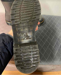 Dr Martens 1460 (5 foto / 5)