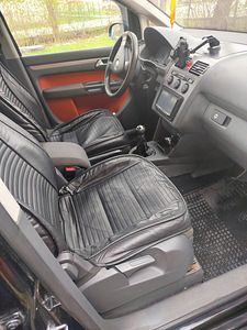Volkswagen cross touran (7 foto / 8)