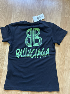 Футболка Balenciaga (2 фото из 3)