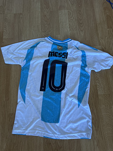 Messi T-shirt (2 foto / 2)