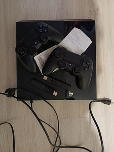 SONY PS4 (2 фото из 2)
