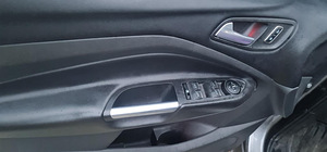 Ford Kuga (3 фото из 8)