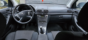 Toyota Avensis 2.2 varuosadeks (5 foto / 9)