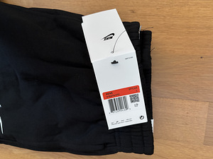 Nike uued dressipüksid, sildid küljes, hea hind (3 foto / 4)