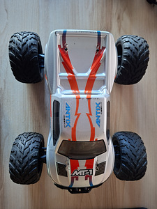 Electric offroad monstertruck 2.4GHz puldiauto (5 foto / 10)