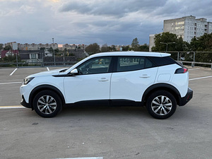 Peugeot 2008 1.5 81kW (2021) (3 foto / 9)